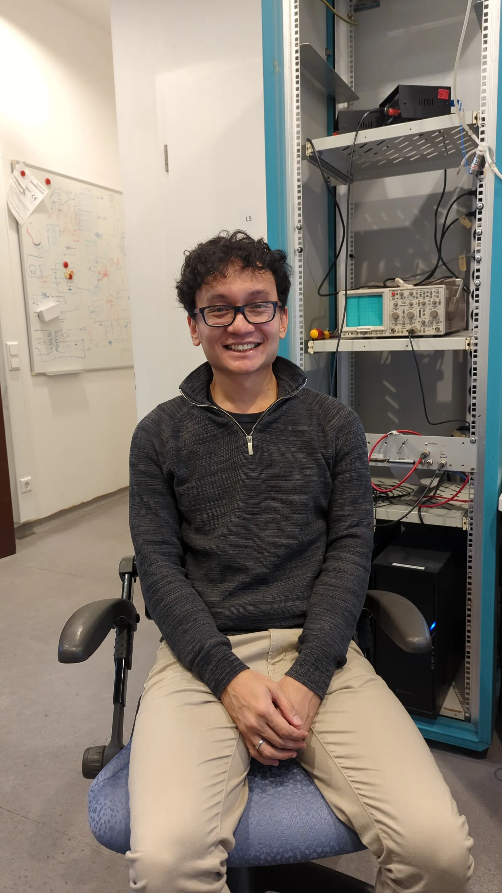 Tenri saat berkarier sebagai Postdoctoral Researcher di Universität Bremen, Jerman.