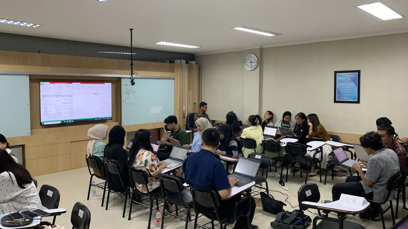 Universitas Pasundan Siapkan Mahasiswa FISIP dengan Pelatihan Data Analytics Bersama RevoU outcome 1